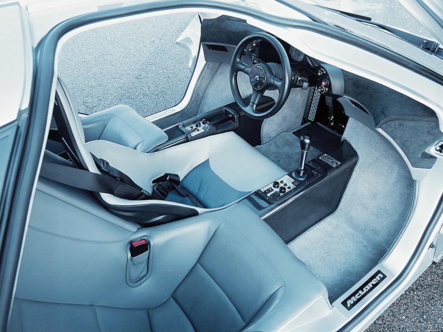 Интерьер McLaren F1 1993 года  (фото 24 из 76)